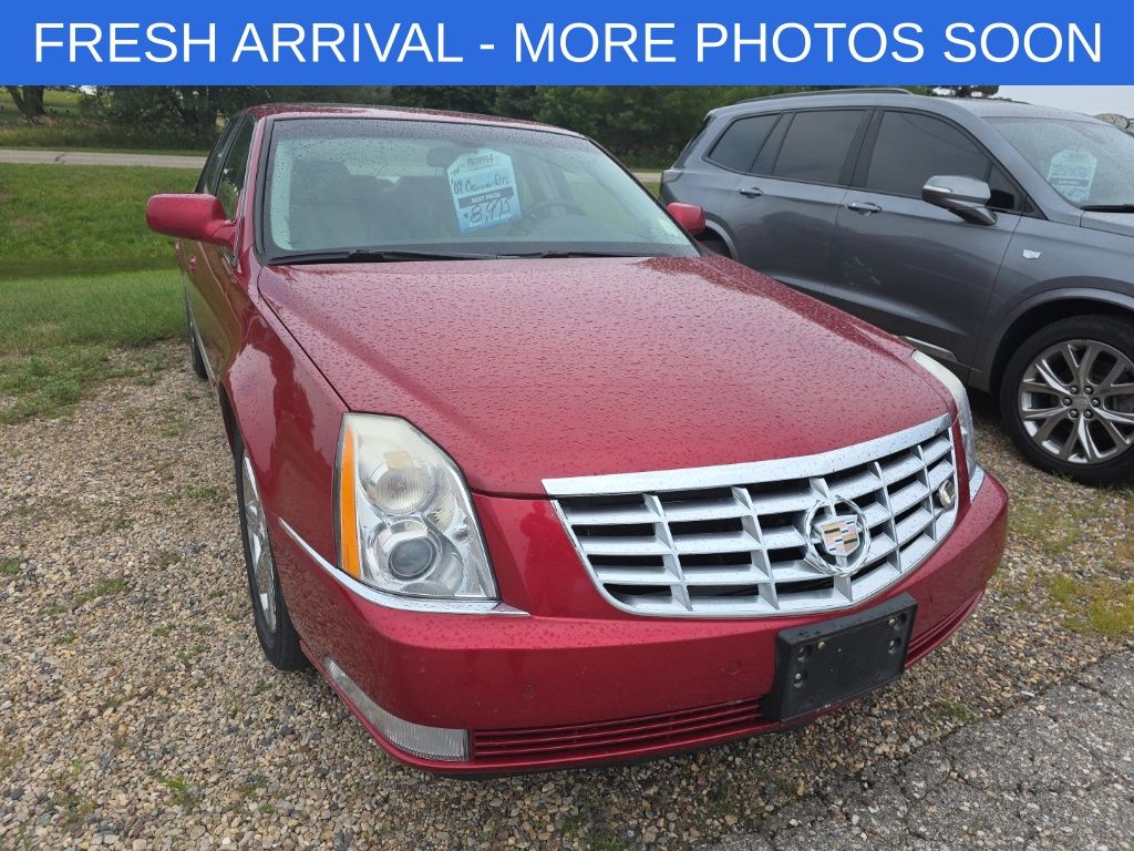 Red (Crimson Pearl) 2007 Cadillac DTS Sedan Front-Wheel Drive 4-Speed Automatic Overdrive