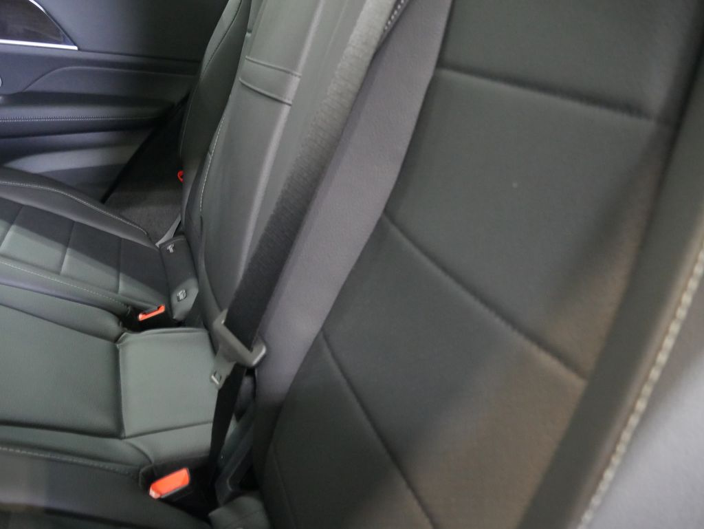 Thumbnail: 2026 Mercedes-Benz GLE - 23