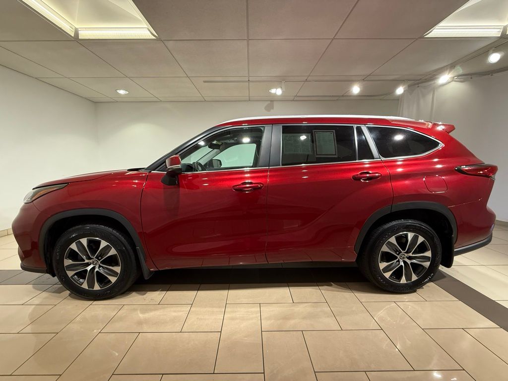 Thumbnail: 2023 Toyota Highlander - 2