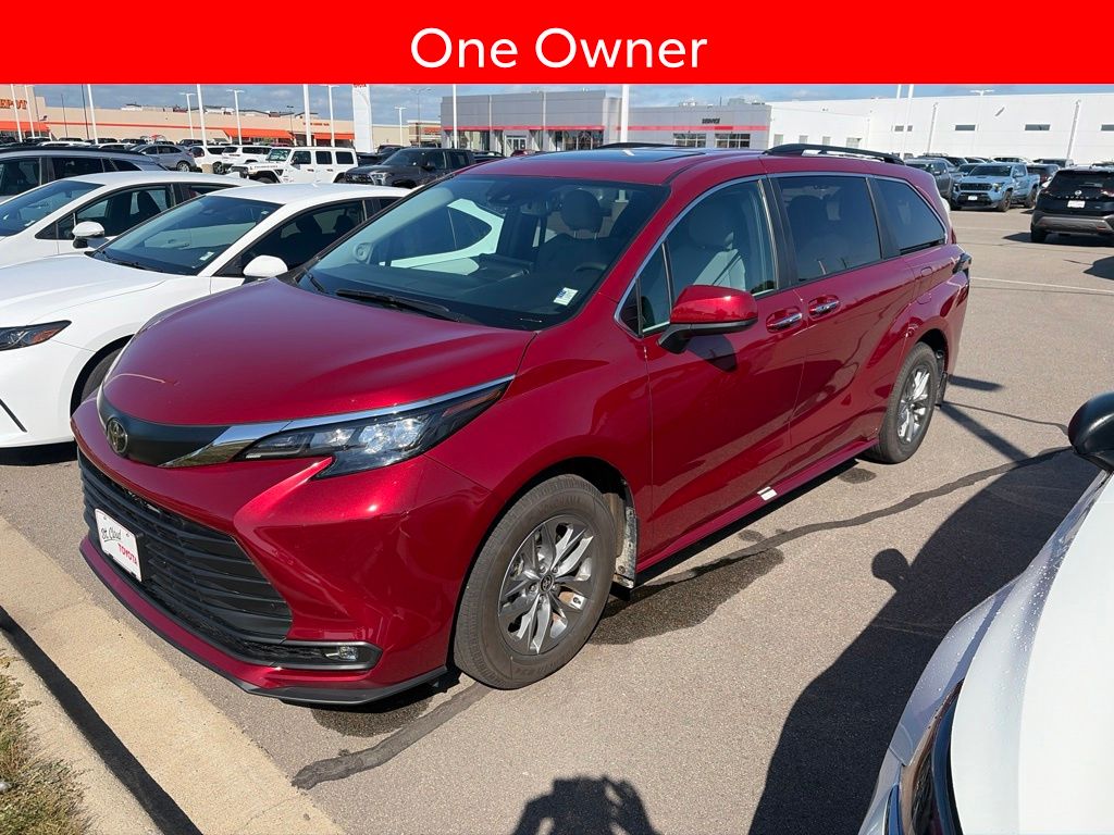 Used 2026 Toyota Sienna XLE with VIN 5TDYRKEC2TS306125 for sale in Waite Park, Minnesota