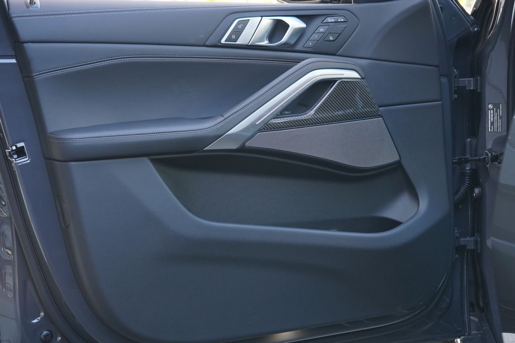 Thumbnail: 2026 BMW X6 - 10