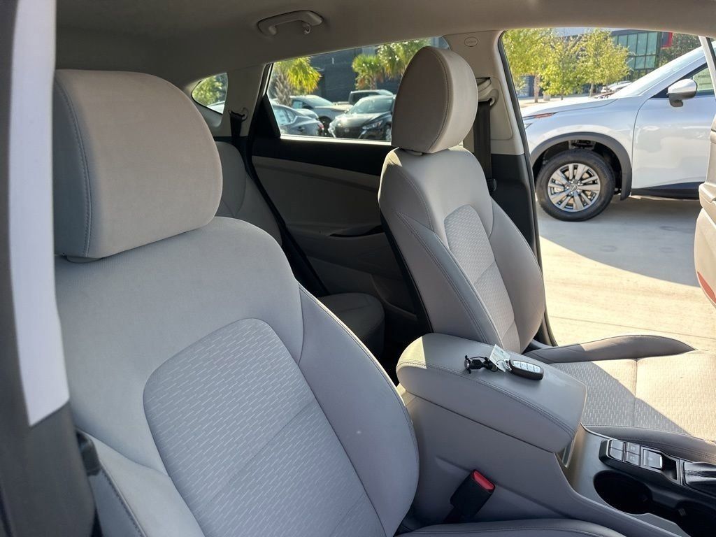 2021 White Cream Hyundai Tucson Value FWD SUV