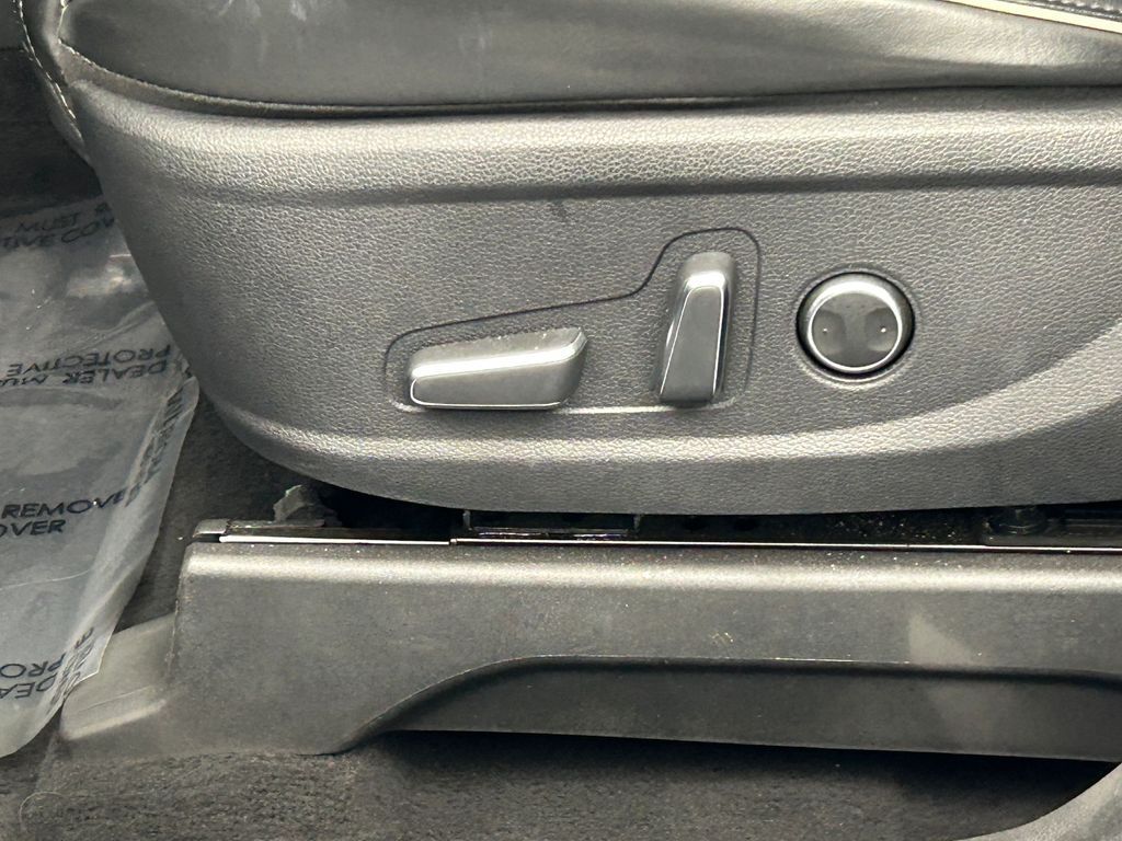 Used 2023 Steel Graphite Hyundai XRT image 11