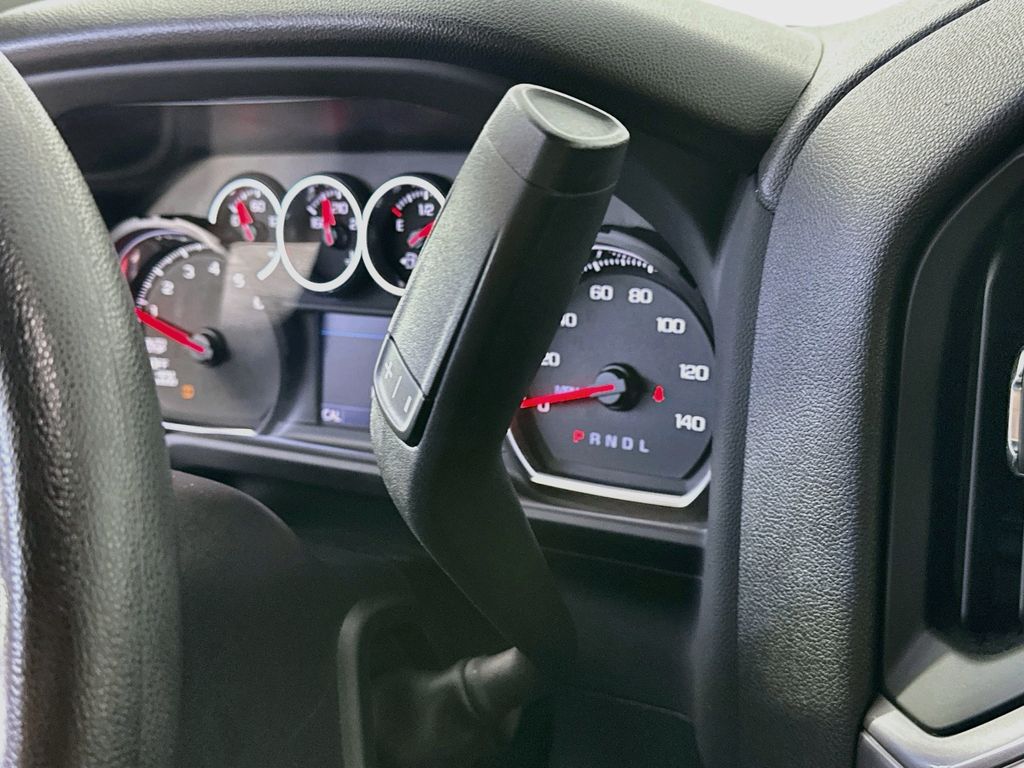 ChevroletSilverado 1500 LTD16