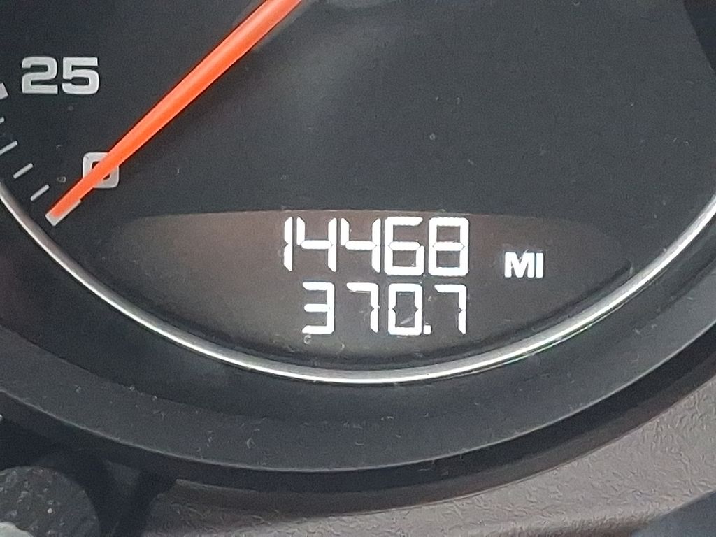 Thumbnail: 2016 Porsche 911 - 21