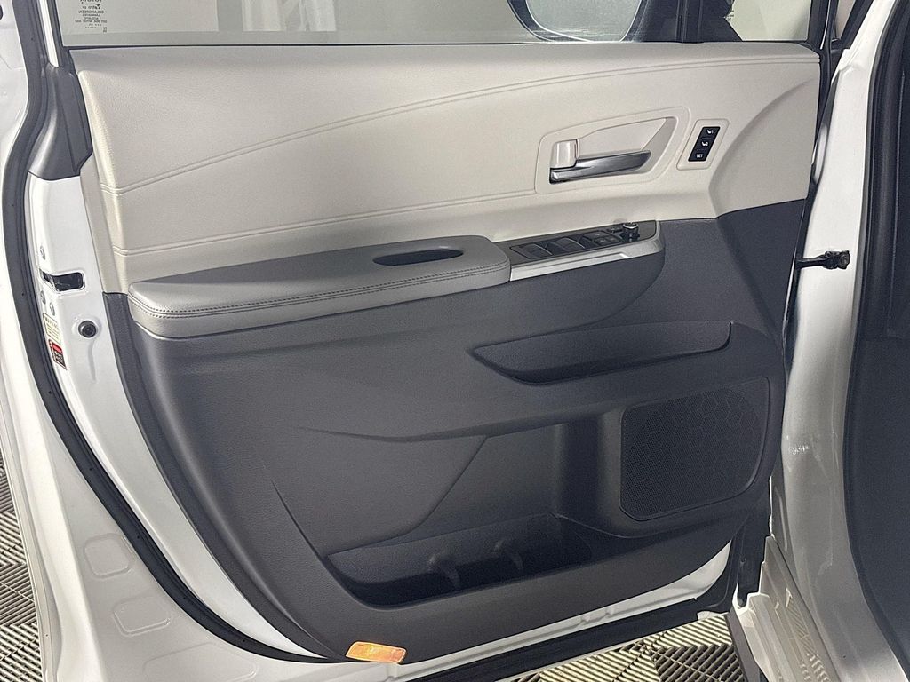 2021 Toyota Sienna Limited