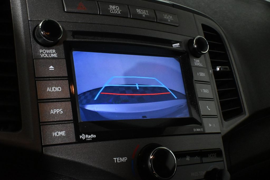 2015 Toyota Venza LE 26
