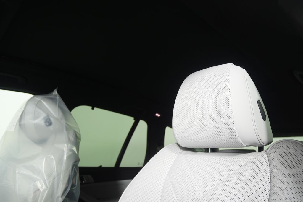 Thumbnail: 2026 BMW X5 - 11