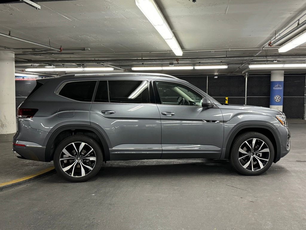 2024 Volkswagen Atlas 2.0T SEL Premium R-Line 33