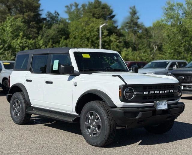 Oxford White 2026 Ford Bronco SUV / Crossover Four-Wheel Drive Automatic