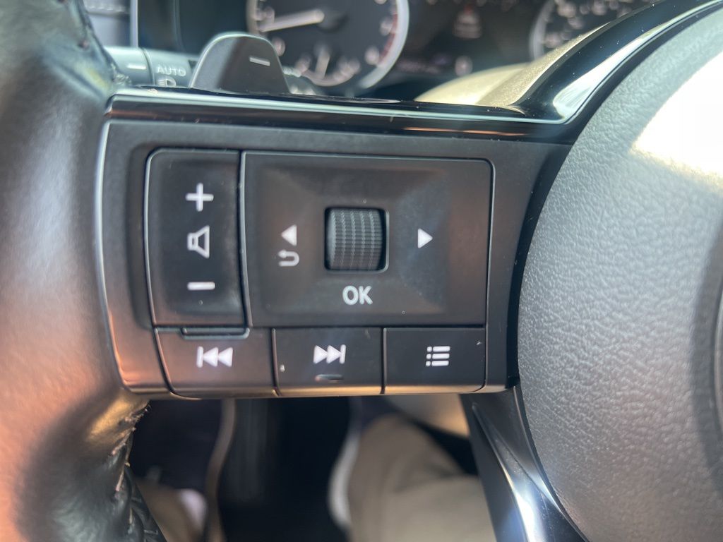 2023 Nissan Pathfinder SL photo