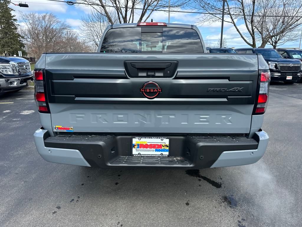 2025 Nissan Frontier PRO-4X photo