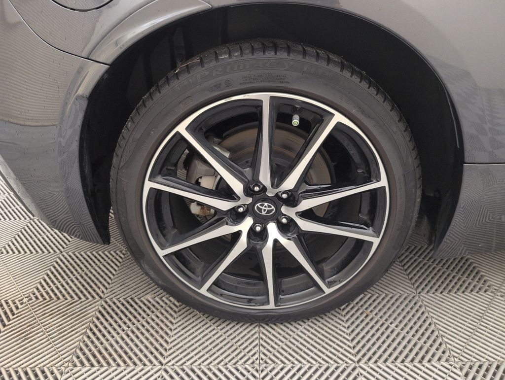 2023 Pavement Toyota GR86 Base RWD Coupe
