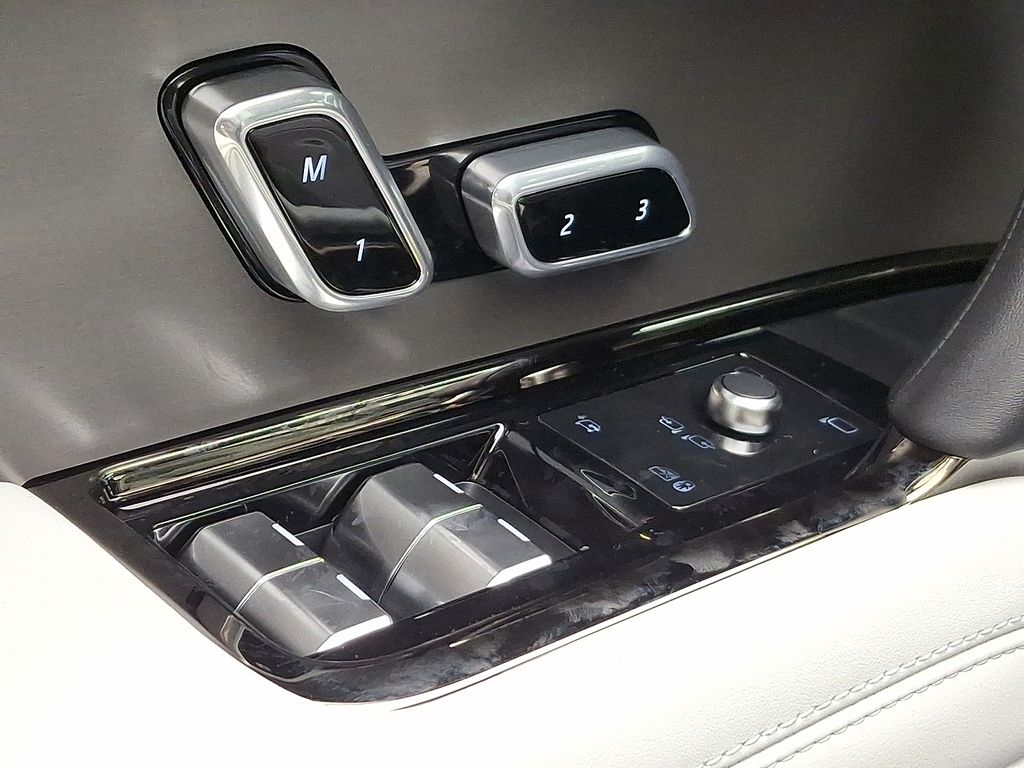 Thumbnail: 2026 Land Rover Range Rover Sport - 20