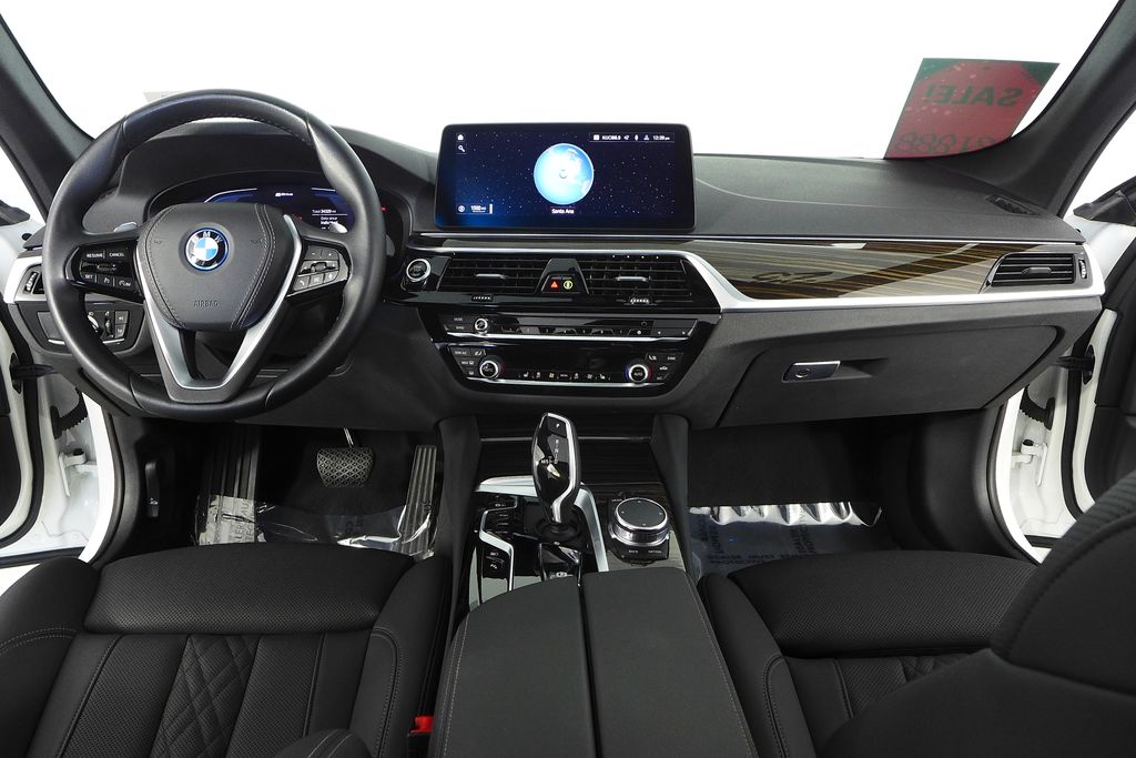 Thumbnail: 2023 BMW 5 Series - 24