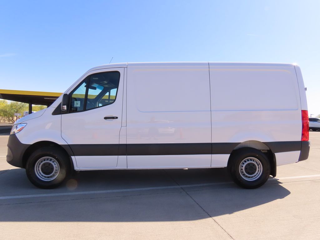 2025 Mercedes-Benz Sprinter 2500 8
