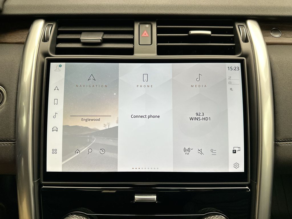 Thumbnail: 2026 Land Rover Discovery - 14