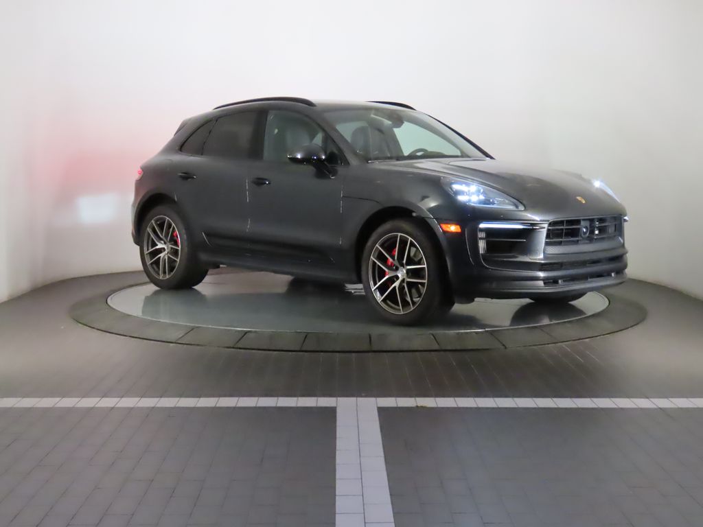 Thumbnail: 2023 Porsche Macan - 9