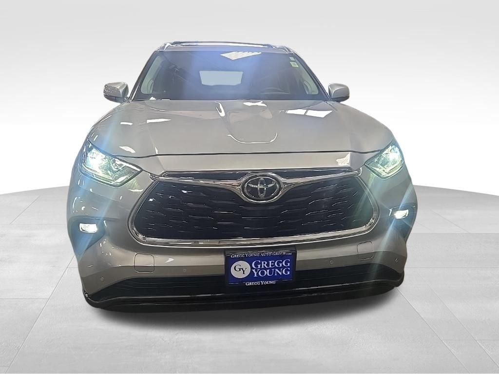 Used 2023 Toyota Highlander SUV