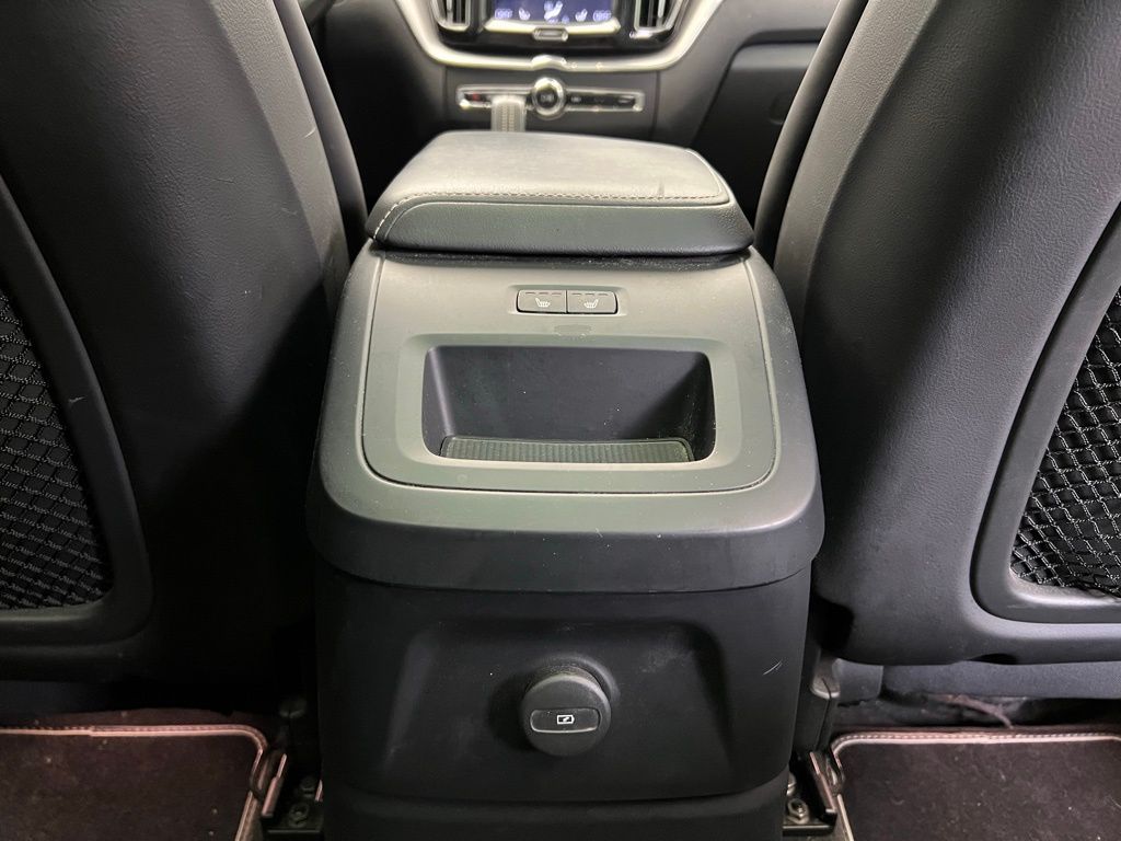 Thumbnail: 2021 Volvo XC60 - 9