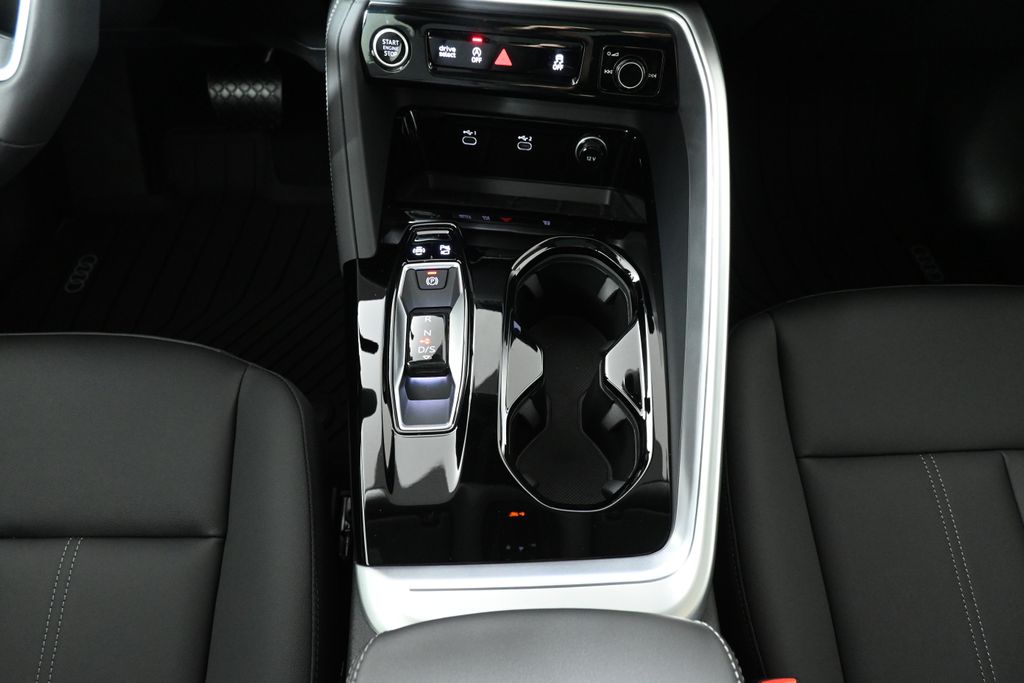Thumbnail: 2025 Audi Q5 - 19