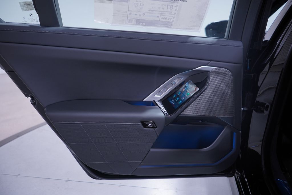 Thumbnail: 2026 BMW i7 - 16