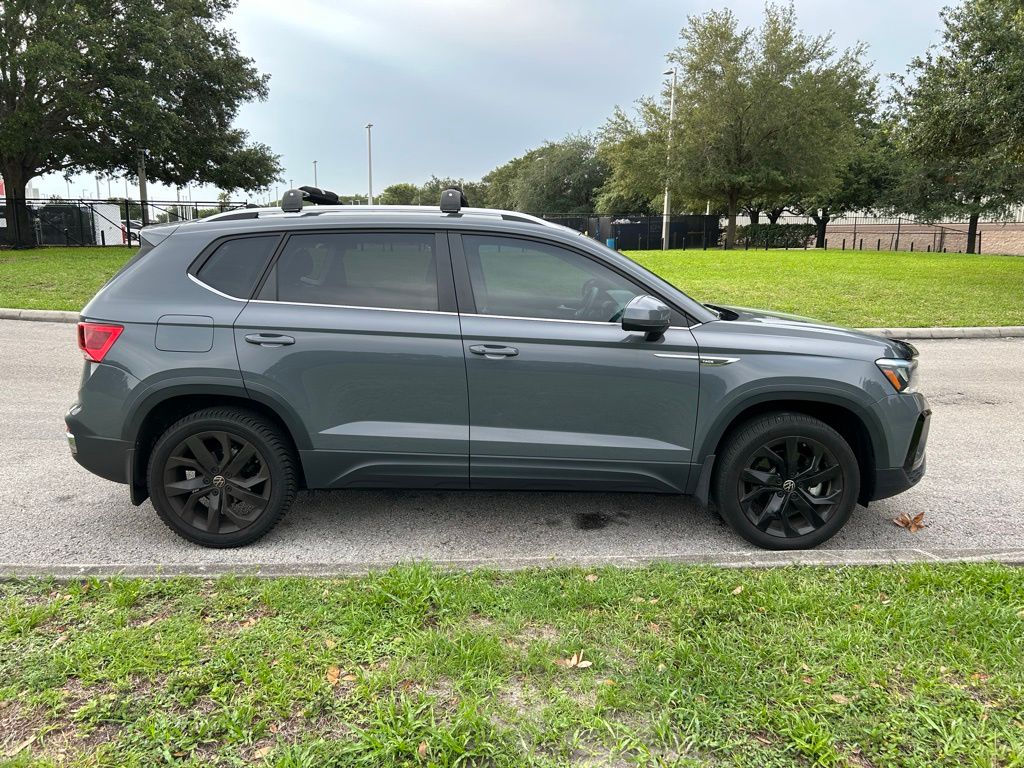 2022 Volkswagen Taos SE 6