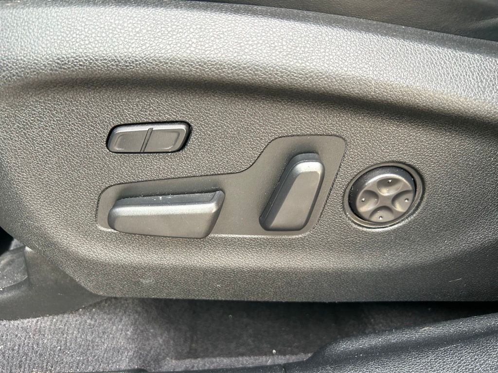 Thumbnail: 2019 Kia Sorento - 17