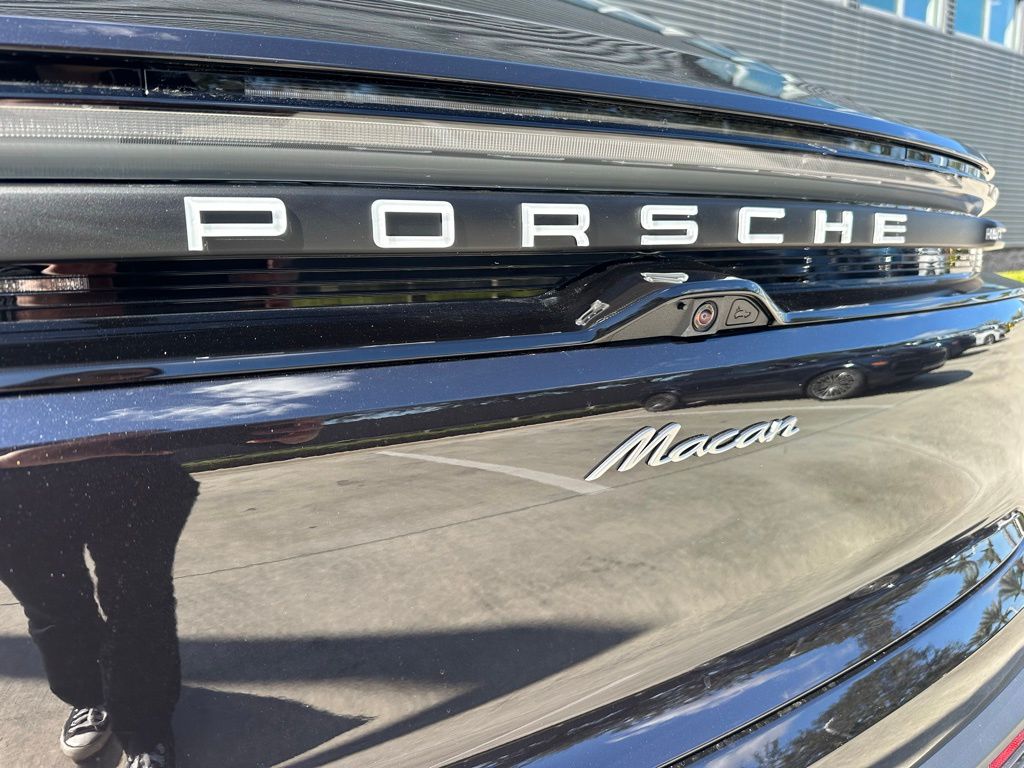 Thumbnail: 2026 Porsche Macan - 14