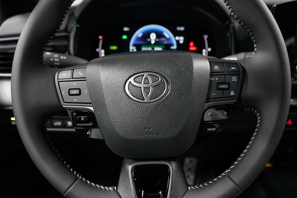 Thumbnail: 2025 Toyota Camry - 12