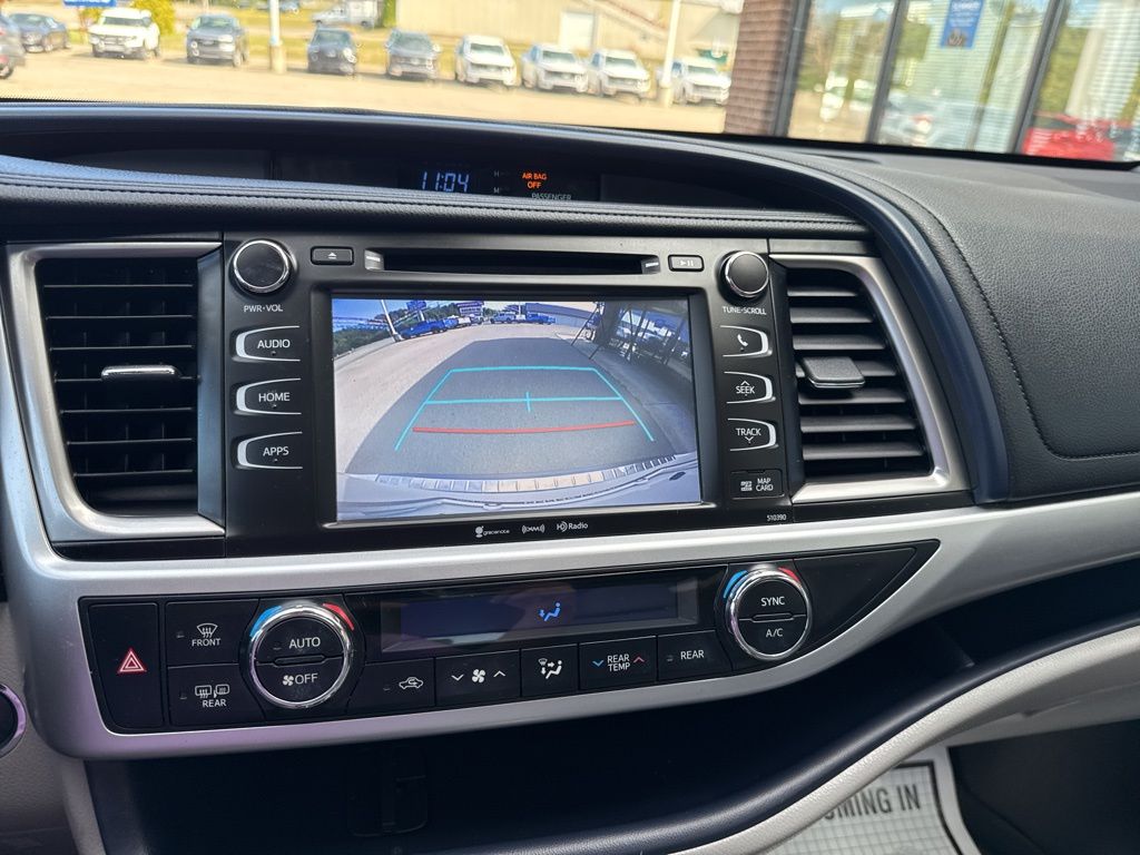 2019 Toyota Highlander XLE photo 12