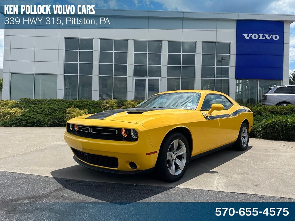 Yellow Jacket Clearcoat 2018 Dodge Challenger Coupe Rear-Wheel Drive 8-Speed Automatic