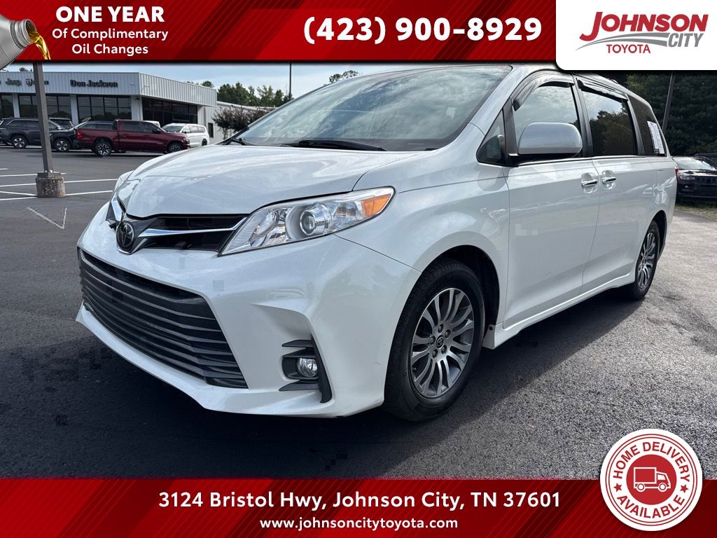 2020 Toyota Sienna XLE Premium 8-Passenger FWD
