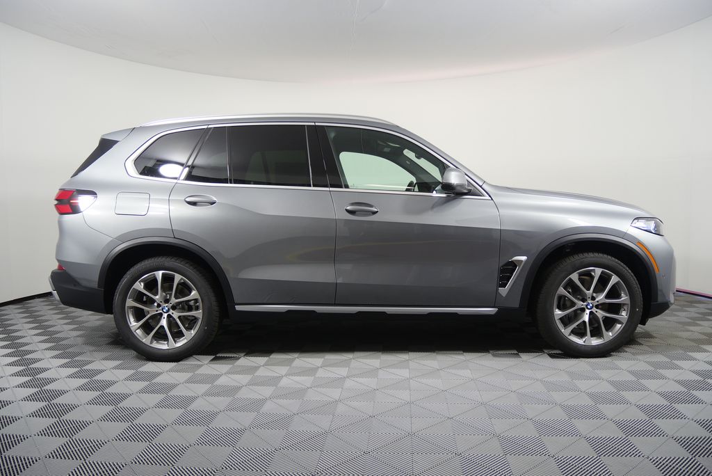 Thumbnail: 2026 BMW X5 - 2