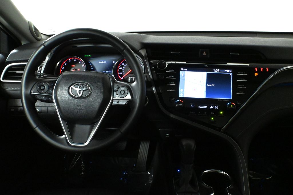 2018 Toyota Camry XSE 17