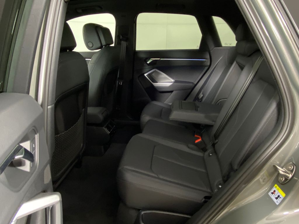 Thumbnail: 2025 Audi Q3 - 23