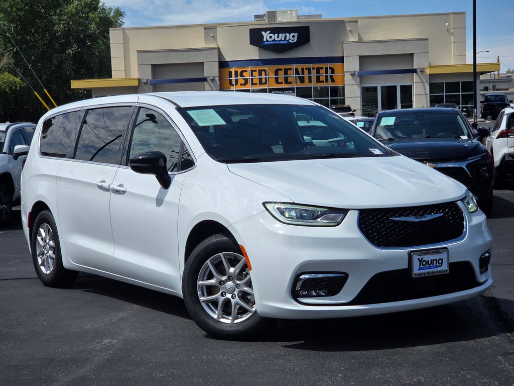 2025 Chrysler Pacifica Select FWD