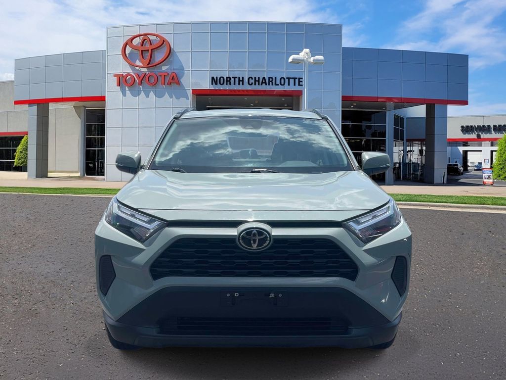 Used 2023  Toyota XLE image 2