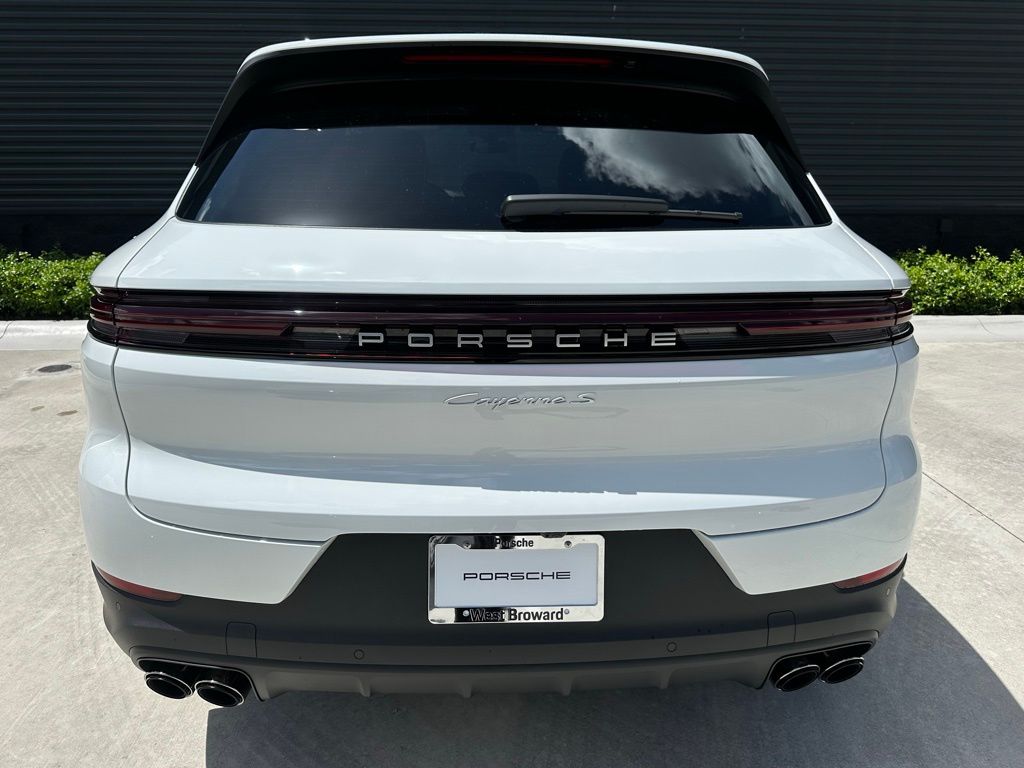 Thumbnail: 2025 Porsche Cayenne - 11