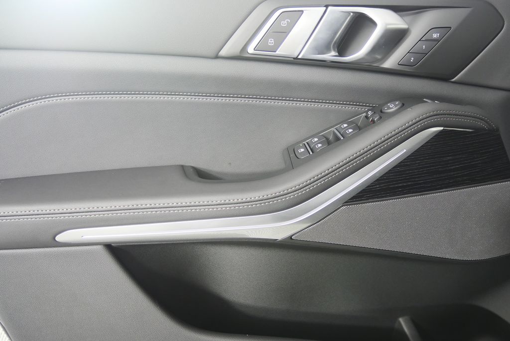 Thumbnail: 2026 BMW X5 - 8