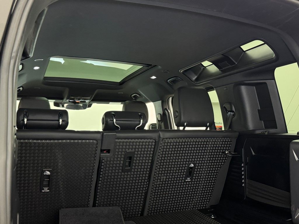 Thumbnail: 2023 Land Rover Defender - 25