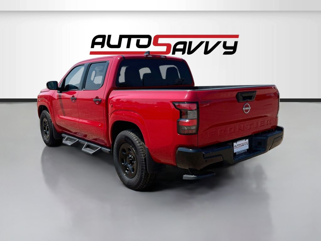 Used 2022 Red Nissan S image 5