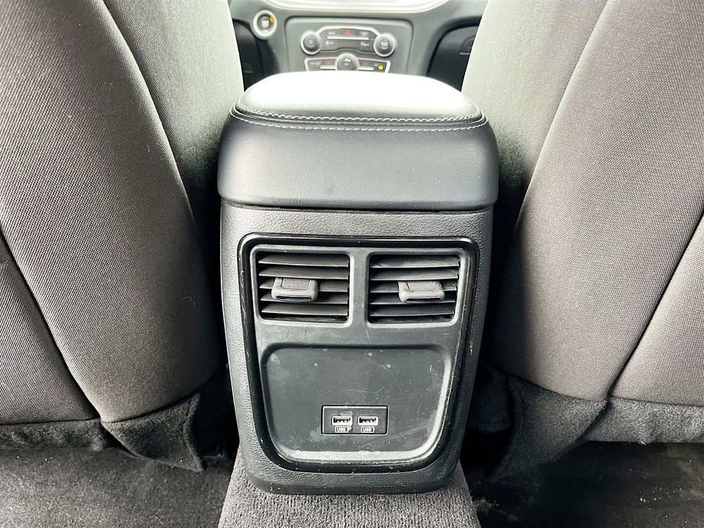 Used 2023 Black Dodge SXT image 24
