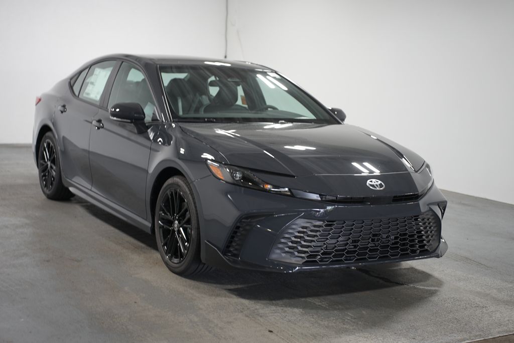 2025 Toyota Camry SE 3