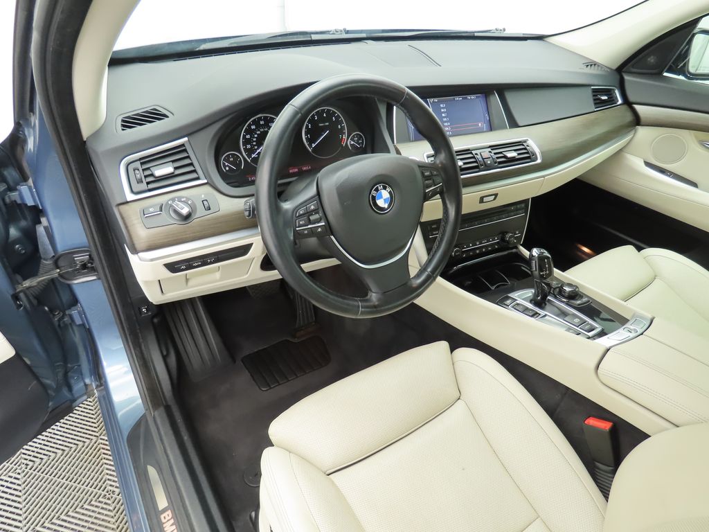 2010 BMW 5 Series 535i 9
