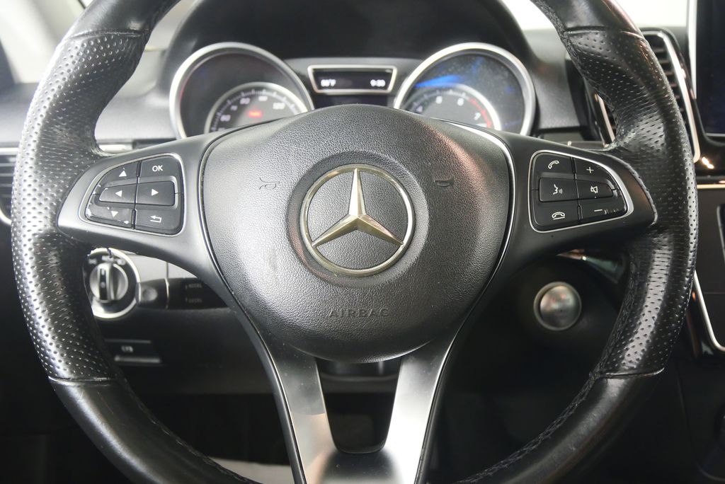 Thumbnail: 2016 Mercedes-Benz GLE - 19