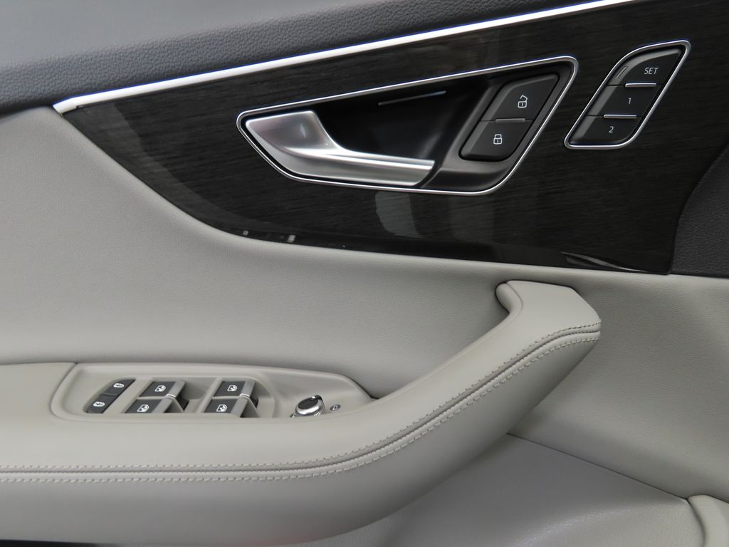 Thumbnail: 2021 Audi Q7 - 22