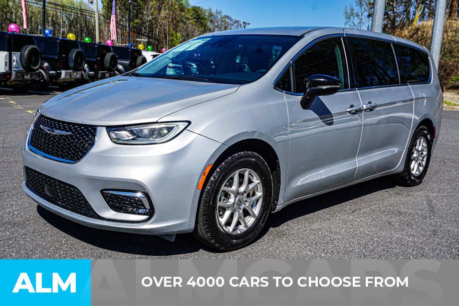 Used 2024 Silver Chrysler Touring L image 3