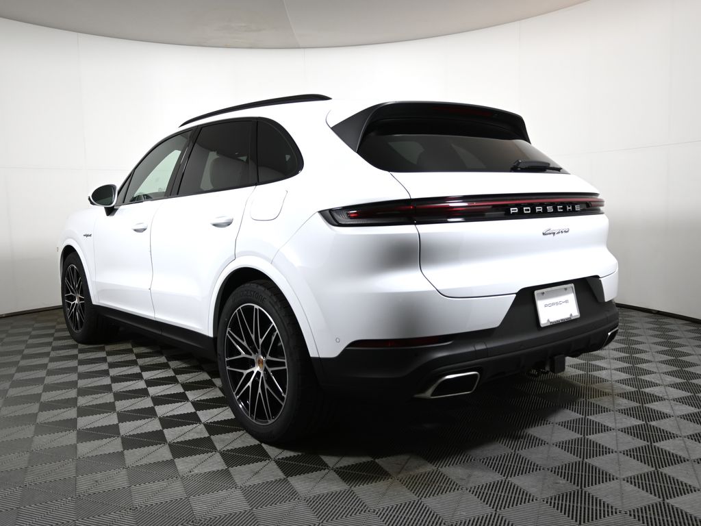 Thumbnail: 2026 Porsche Cayenne - 3