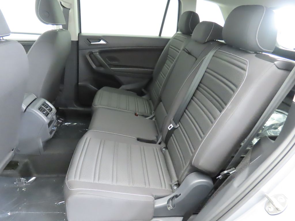 Thumbnail: 2024 Volkswagen Tiguan - 22